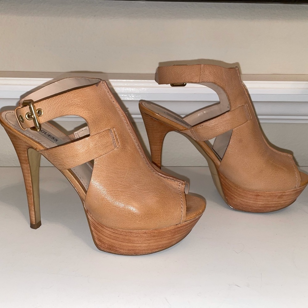 Guess Natural Leather Heels with Strap Size 7M these are gently worn.Very soft. - Picture 8 of 15